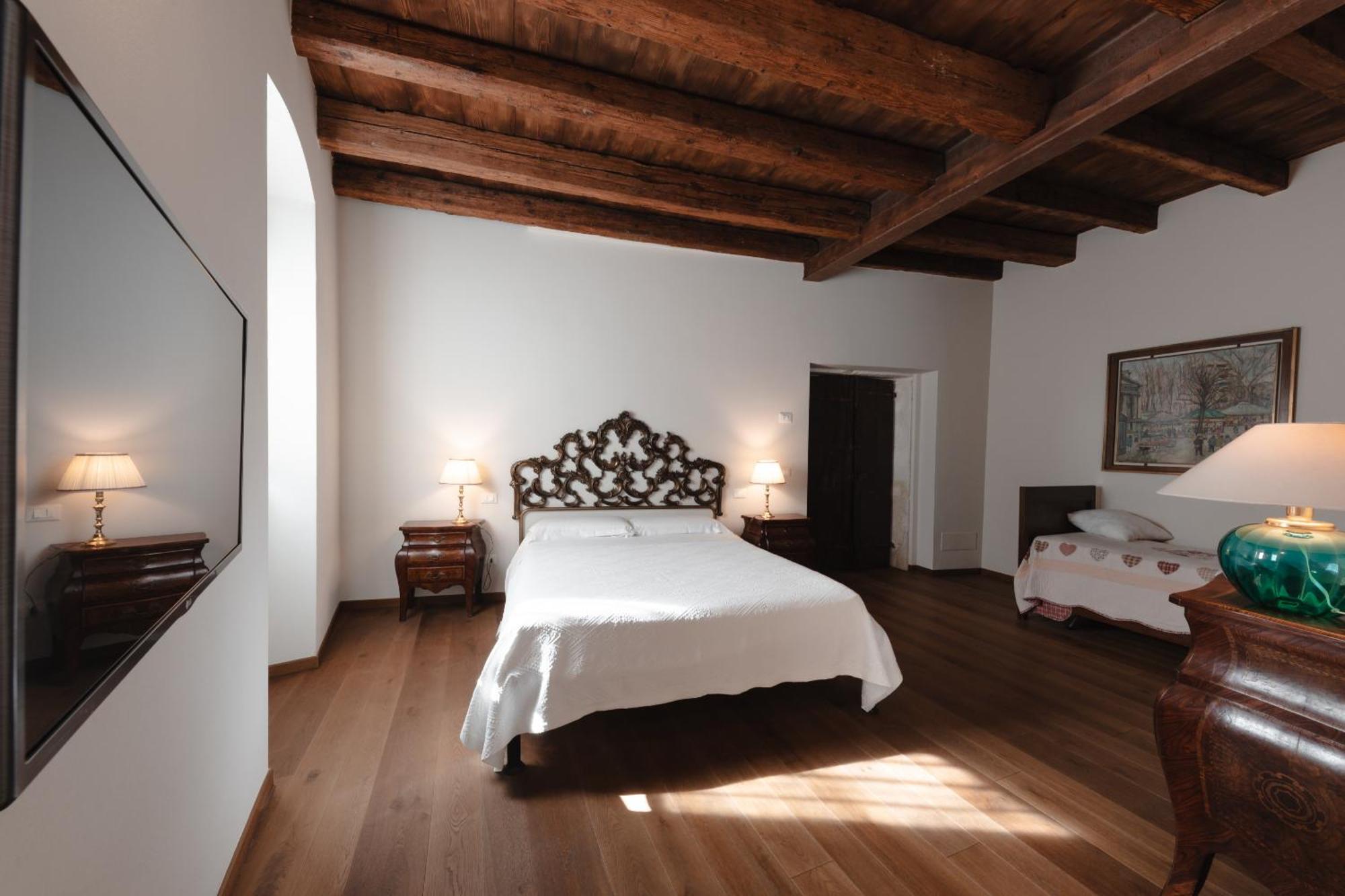 Guest house Corte Castello 2*
